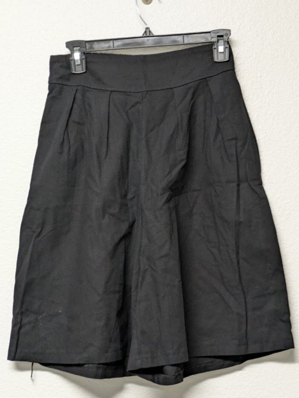 Women's Black High-Rise Pleated Elastic Waist Wide-Leg Shorts